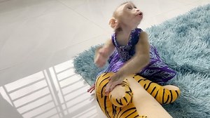 Baby Jelly Sharply Moaning Very Loud Find Mom | Monkey Daily