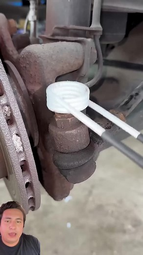 Cómo aflojar tuerca pegada #mecanica #autos #taller | automotive mechanic tools