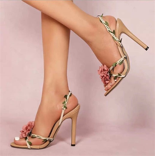 Floral heels Available 🎊 Size: 37-41 (true to size) Price: $26/ 156,000 ssp We are located at St Kizito round about, second floor of Brilliant pharmacy Whatsapp us on 0921444333 to make an order 🎊 #southsudantiktokers🇸🇸 #junubia😍big❤southsudan🇸🇸 #southsudanesetiktokers🇸🇸🇸🇸🇸🇸 #junubia😍big❤southsudan🇸🇸🔥🔥🔥🔥🔥🔥🔥🔥 #fypdonggg