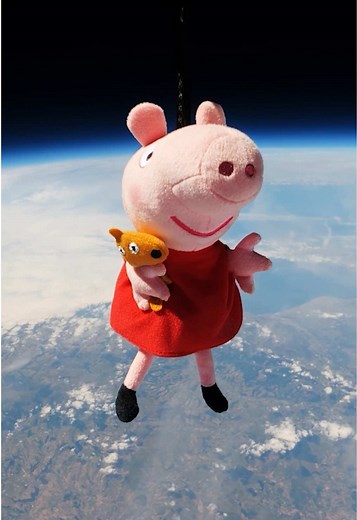 Peppa Pig Space Adventure: Peppa Blasts 100,000 Feet Into Space