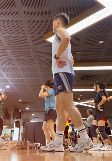 Dậy đi làm thôi #h3zum3 #zumba #fyp #dance #morningroutine
