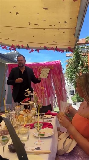 Magician wows crowd with thrilling trick at bachelorette party