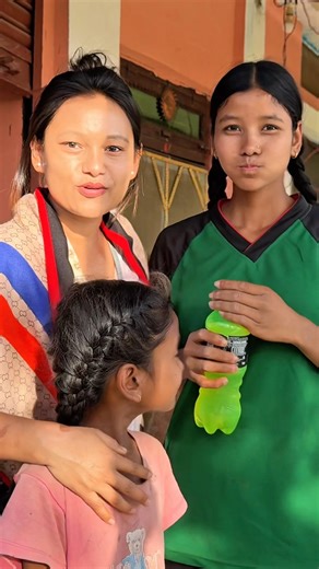 FREE FOOD PRANK ON RANDOM GIRLS 😂Prank Gone Extreme Funny 😆