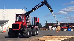 Factory test of a Komatsu 895 forwarder Source: Komatsu Forest BR | Forestry Equipment in Action