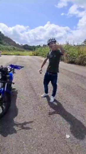 #20Jul | "Queremos hacer de las motopiruetas un deporte en Los Teques"🛵 El grupo de "motopiruetas" en Los Teques encabezado por Carlos Alfonzo y Jeampier Camero, en una entrevista con Diario La Chayota, señalaron que prevén acondicionar espacios en la capital mirandina, para la práctica legal de esta actividad. Las "motopiruetas" han tomado un impulso considerable en los últimos años, volviendose una prática habitual en comunidades populares, principalmente de Caracas y algunas parroquias del e