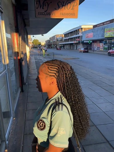 Looking for a hairdresser around Vaal? Book your hair appointment with us. Walk-ins are allowed. WhatsApp:0815059235