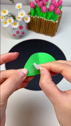 Easy Craft | Make a beautiful rainbow umbrella using origami and straws #diy#nurserycraftwork #craft