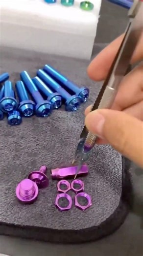 How to Paint Metal With Electricity