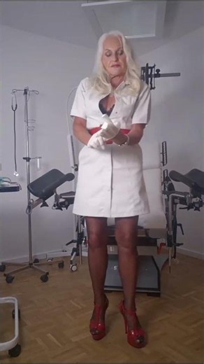 Barbara von Stahl in Nylons von Ars Vivendi