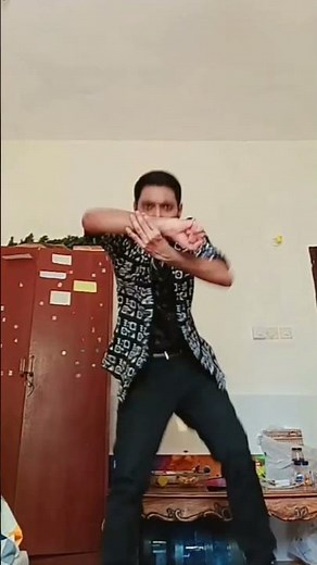 Minnavala Dance #MinnavalaDance #DanceShorts #MalayalamSong #MinnavalaTrend #ReelsDance #Shorts2025