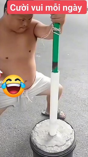 2.9M views · 18K reactions | Nếu không trượt chắc gẫy cọc thật #videofunny | Phi Vlog Nguyễn | Facebook