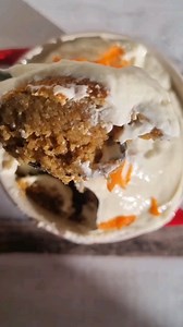 7.1K views · 223 reactions | Carrot Cake Baked Oats Recipe Ingredients: 45g Porridge oats 1 egg 1 tbsp mapel syrup 1 carrot, grated 1/2 tsp cinnamon 1 tsp baking powder 1 vanilla protein yoghurt (for example, Arla or Kvarg) Blitz in a food processor then add to a greased oven dish and cook for 20 mins, top with the yog when cooked! #carrotcake #bakedoats #bakedoatsrecipe #sugarpinkfood #sugarpinkfoodrecipe | Sugar Pink Food: Slimming Recipes by Latoyah | Facebook