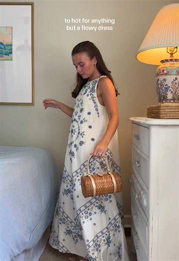 Coastal Style Summer Dress: Blue & White Flowy Maxi Outfit Inspo