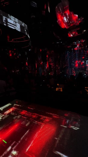 Vẫn là nhạc xưa chất như quả cất... #club #nhachaymoingay #giaitri #empire #barq1