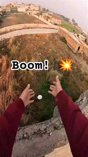 Boom! 💥 free run balloon challenge 🥵🎈🤾#parkour #balloon #viral