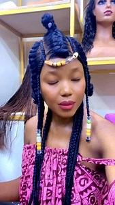 2.3K reactions · 124 shares | Watsap +22674740885 bienvenue dans la boutique on s’habille classe avec nos perruques tresses africaines qui se portent sans colle | On S'habille CLASS | Facebook