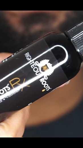 Righteous Roots Rx is the most IMPORTANT beard product you will ever own! Formulated to tame and strengthen the hair on your beard and uses twist nozzle action to deliver moisture to the hard-to-reach skin under your beard. 🧔🏾‍♂️ Users have reported that Righteous Roots Rx tends to reduce the occurrence of beard patchiness, dandruff and itch. 🧔🏾‍♂️ Brittle and Rough Beard Hair Your partner will greatly appreciate your soft shiny beard when Righteous Roots Rx absorbs quickly into your whisker