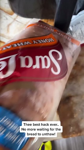 Last-Minute Breakfast: Defrosting Frozen Bread in the Microwave