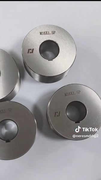 Threadrolling dies ,high quality,professional Manufacturing #foryou #threadroller #knurling #factory #highspeedthreadrolling #manfacturer #production #threadrollingprocess #threading #screw #threadrollingmachine #automaticthreadrollingmachine #threadrolling #cncmachine #foryou #rollingoil #threadrollingdie #mold #foryou #threadrollingprocess #screws