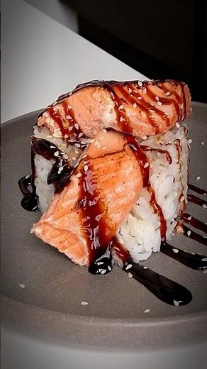 🐟 Sous-vide salmon with Savoy cabbage in cream.