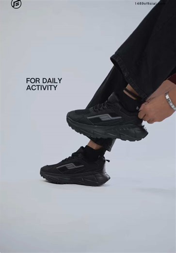 1489 Zephyr: Color Variants for Daily Use