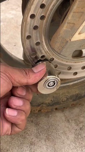 A disc brake lock that is easy to carry and does not take up space