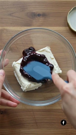 Blueberry Buttercream Truffles #blueberry #buttercream #chocolate #easyrecipe #food