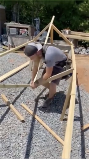 This is how your roof stays up!