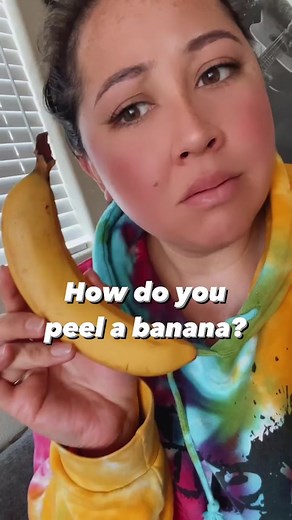 Clever Monkey's Banana Opening Trick Revealed!