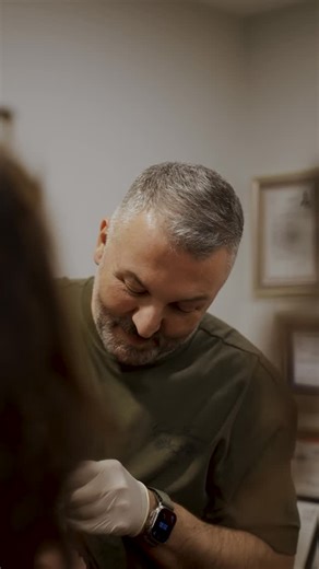 Dr.Ufuk ALATEKİN on Instagram: "Mesleğimizin en kıymetli yanı, bilgi ve deneyimi paylaşınca büyümesi. Workshop’lar; hem güncel teknolojileri yakından takip etmek, hem de firmalarla doğru zeminde bir araya gelerek yenilikleri sahada değerlendirmek için çok değerli. Aynı zamanda aramıza yeni katılan meslektaşlarımıza bilgi birikimimizi aktarmak, onların daha güvenli ve güçlü adımlarla ilerlemesine destek olmak hepimizin sorumluluğu. Birlikte öğrenelim, birlikte gelişelim, birlikte güçlenelim. The