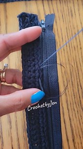 How to attach zipper to my crochet purse/bag #fypageシ #crochetlove #crochetinspiration #crocheter #crochethandmade #crochetingisfun #crochet #gantsilyo #fypシ #crochetideas | Simply Yarn