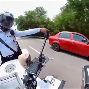 Memang haram J kereta merah ni, Lari dari Polis sampa org lain jd mangsa. Part 2 di komen | Blog Mazeer