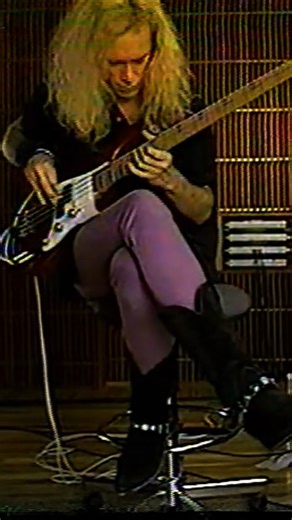 Billy Sheehan - Bass Secret 1990 #bassplayer #billysheehan #mrbig #yamahabasses | LS Guitar Videos