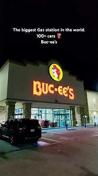 Take a look inside Buc-ee’s 🦫The biggest Gas station in the world. 100+ cars ⛽️ TEXAS #bucees