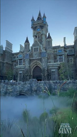 Monsters Unchained: The Frankenstein Experiment - The manor at dusk and night! #epicuniverse