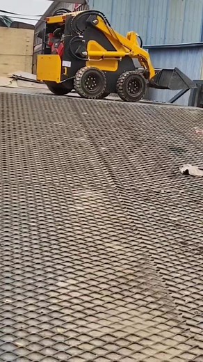 Wireless remote control operation slip loader rotating small forklift in place