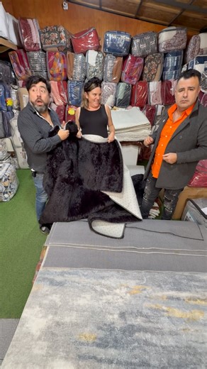 Outlet Onnas 🪶🏡 | Donde el ahorro y la calidad se encuentran on Instagram: "En Onnas se están peleando los productos por nuestros precios INCREÍBLES ✨🔥 Visitemos en Inca de oro 7789 La Granja, Santiago 📍🇨🇱 Alfombras desde $10.000 ✨ +56942471006 📲 +56942472369 📲 Los mejores productos 🔥"