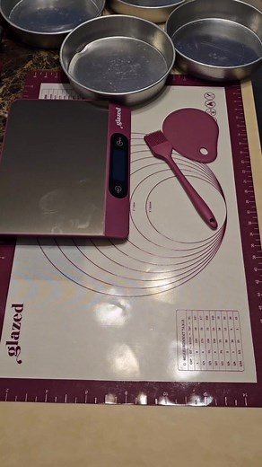 13K views · 129 reactions | For our Focaccia, I topped it with caramelised onion, roasted capsicum and cherry tomatoes. Full recipe here : https://fb.watch/jsIR86e-H0/ Get your rolling pin in our official shop: www.glazed.sg/shop | Glazed.sg | Facebook