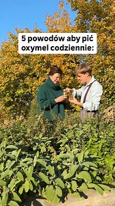 nasz oxymel wykonujemy tradycyjną metodą - powstaje dłużej, ale ma lepszy smak i będzie smakował nawet młodszym i bardziej wybrednym. Każda partia jest mała i limitowana i szybko znika! oxymele od kulmy: 📍tradycyjny 📍dla dzieci oxymelek 📍lawendowy 📍siedmiu złodziei 📍z zielonego orzecha jeśli poszukujesz tych najlepszych, które smakują i działają - zajrzyj do naszego sklepu!💥 | Miód od Kulmy