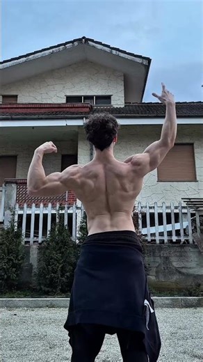 GYM MOTIVATION #aesthetic #strongabs #motivation #abs #fitness #muscle #posing #trend #funny #fyp