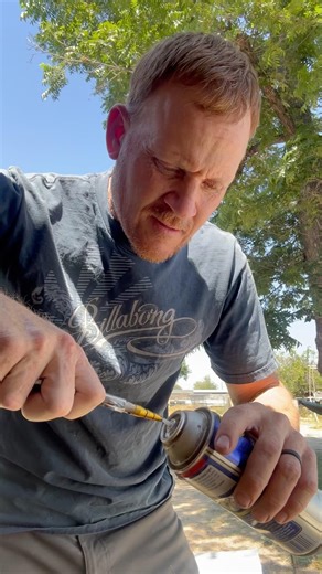 Life Hack, pressure up your spray cans. Aerosol can not spraying? Here’s how to pressurize. (Redo)