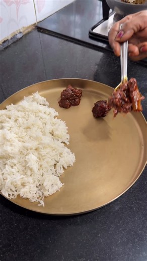 Prabhu Shetty Food on Instagram: "Special New Year Offer: Out of the first 50 franchise owners, 10 lucky winners will receive a complimentary electric bike. Naati Ruchi is offering franchise opportunities starting at just ₹4,00,000 and ₹5,50,000 (excluding GST). Start your business today and earn up to ₹1,20,000 per month, with complete business management handled by the company. Don’t miss out! Grab the Naati Ruchi franchise today, start your own business, and stand a chance to win an electric