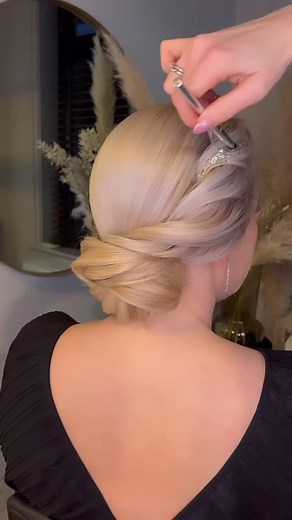 Daily Hair Tutorials 💇‍♀️ on Instagram: "Do you like it?😍 (Credit @cathrineheierenhansen )💝 Here you get amazing hair style ideas and learn simple beautiful hair styles 💓 . . . #hairstyleideas #videohair #braidtutorial #hairtutorialvideo #hairvideotutorial #hairstyletutorial #braidoftheday #braidsofinstagram #hairglamvideos #tutorialhairdo #hairvideoshow #naturalhairtutorial #tutorialhair #cutehairstyles #marcbeauty #tutorialvideo #braidinglife #hairofinstgram #braidinspo #hairdecoration #ha