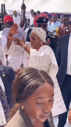 Mag, TV & The BOSS Newspaper on Instagram: "#OVATIONSPECIALREPORTS from the 10th Year Coronation Anniversary Celebration of the Ooni of Ife, OBA ADEYEYE ENITAN OGUNWUSI CFR, OJAJA II and Installation of the First Lady of the Federal Republic of Nigeria, SENATOR OLUREMI TINUBU CON, as Yeye Asiwaju Gbogbo Ile Oodu’a, at Ile-Ife, Osun State Pix/videos: Koya Adegbite, Ben Osei & Tunde Bolarinwa Story: Eric Elezuo @delemomoduovation @ooniadimulaife"