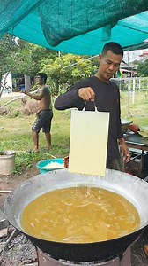 working bee 🐝🇰🇭😻 | Phary BeeKeeper