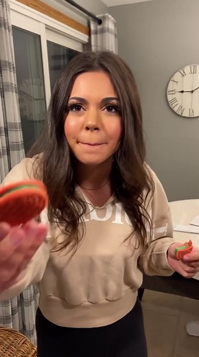 Lady Gaga pink Oreos!😱😱