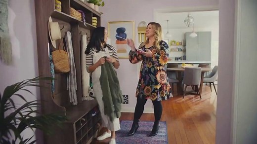 Wayfair TV Spot, 'Multifunction Furniture' Featuring Kelly Clarkson