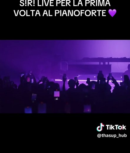 S!R! live al pianoforte per la prima volta - Thasup concerto