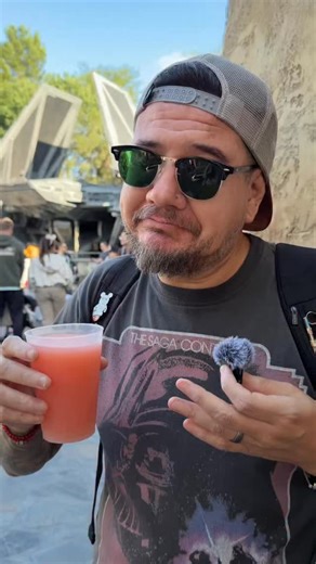 My family tried the pink milk in Star Wars Galaxy’s Edge at @disneyland and it may be a hot take! 🩷 #starwarsgalaxysedge #starwarsland #bluemilk #disneylandfood #galaxysedge | Star Wars Replicas