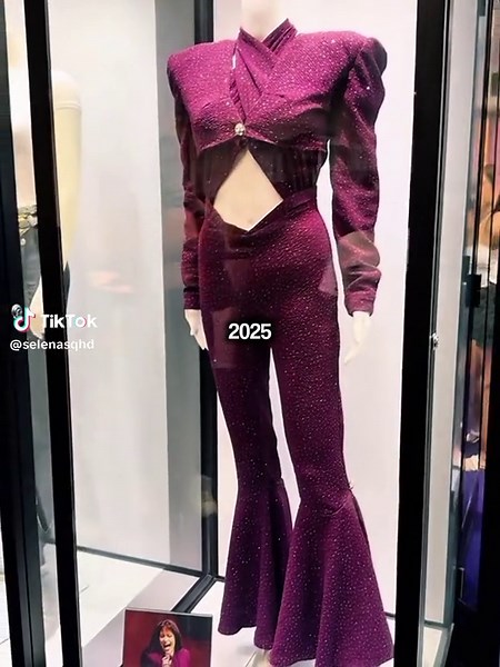 SelenasQ HD on TikTok